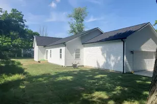 409 E Buckner St, Tuscola, IL 61953 - Photo 8
