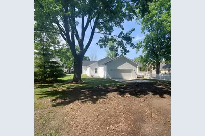 409 E Buckner Street, Tuscola, IL 61953 - Photo 6