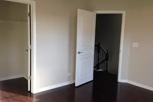 3175 Coral Ln, Glenview, IL 60026 - Photo 10