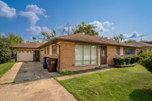 155 Shabbona Dr, Park Forest, IL 60466 - Photo 2