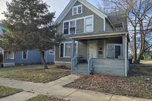 407 Grant Pl, Aurora, IL 60505 - Photo 2