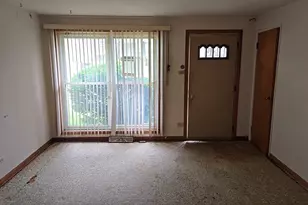 9426 S Peoria St, Chicago, IL 60620 - Photo 6