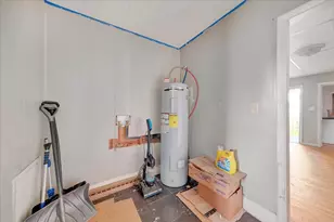 302 S Leney St, Ogden, IL 61859 - Photo 8