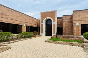 945 Lakeview Pkwy, Vernon Hills, IL 60061 - Photo 1