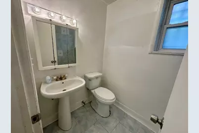 947 E Hyde Park Boulevard #G, Chicago, IL 60615 - Photo 8