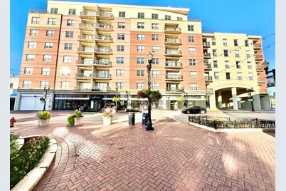50 S Grove Avenue #D, Elgin, IL 60120 - Photo 1