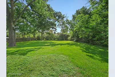 241 Coe Road, Clarendon Hills, IL 60514 - Photo 2