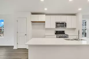 450 Lakeshore Ct, Saint Charles, IL 60174 - Photo 22