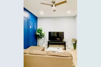 1455 W Highland Avenue #2R, Chicago, IL 60660 - Photo 2