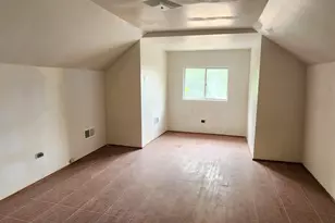 10742 S Prairie Ave, Chicago, IL 60628 - Photo 10