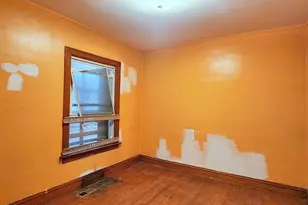 10742 S Prairie Ave, Chicago, IL 60628 - Photo 4