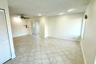 30W105 Maplewood Dr, Warrenville, IL 60555 - Photo 2