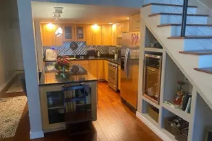 212 N Center St, Bloomington, IL 61701 - Photo 4