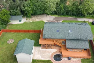 4185 Eastwood Pl, Park City, IL 60085 - Photo 2