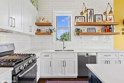 2742 N Hamlin Avenue #3N, Chicago, IL 60647 - Photo 8