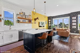 2742 N Hamlin Ave, Chicago, IL 60647 - Photo 2