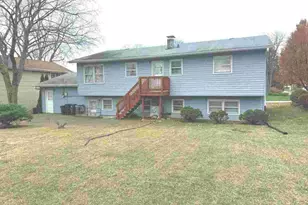 973 Highland Rd, Mundelein, IL 60060 - Photo 2