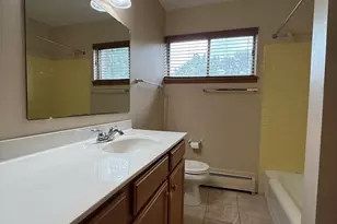 124 N Whistler A-7 Ave, Freeport, IL 61032 - Photo 8