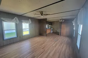 353 W Monroe St, Monticello, IL 61856 - Photo 10