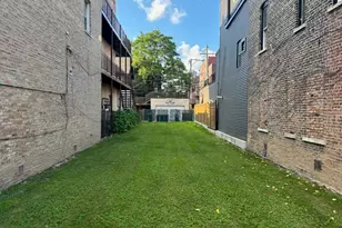 2150 W Chicago Ave, Chicago, IL 60622 - Photo 2