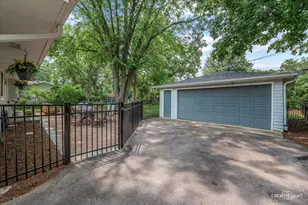 313 W Gartner Rd, Naperville, IL 60540 - Photo 22