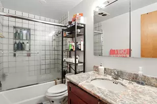 3814 W Sherwin Ave, Lincolnwood, IL 60712 - Photo 14