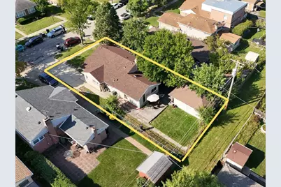 3814 W Sherwin Avenue, Lincolnwood, IL 60712 - Photo 2