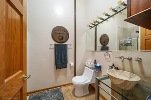 765 E 41st St, Chicago, IL 60653 - Photo 14