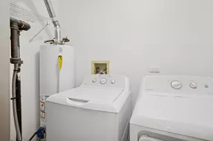 1975 Windsong Dr, Schaumburg, IL 60194 - Photo 18