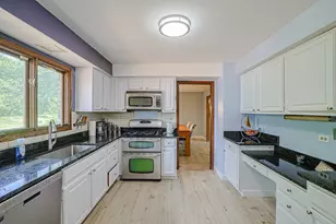 1532 Petersham Ln, Schaumburg, IL 60173 - Photo 8