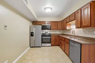 712 Tipperary Ct, Schaumburg, IL 60193 - Photo 6