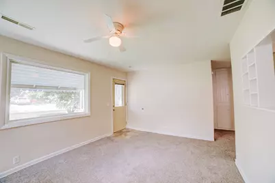 525 E Hickory Street, Watseka, IL 60970 - Photo 8