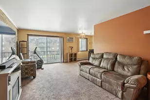 18205 Hart Dr, Homewood, IL 60430 - Photo 6