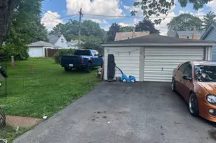 9735 S 55th Ave, Oak Lawn, IL 60453 - Photo 2