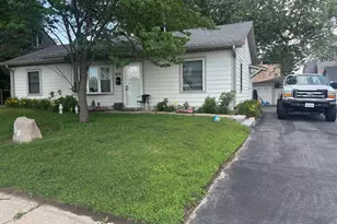 9735 S 55th Ave, Oak Lawn, IL 60453 - Photo 1