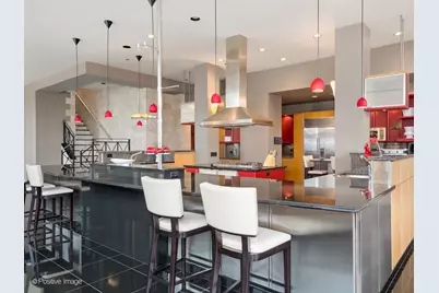 333 W Hubbard Street #1006, Chicago, IL 60654 - Photo 8