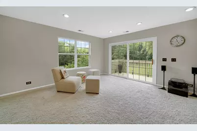 2623 Cobblestone Drive, Crystal Lake, IL 60012 - Photo 10