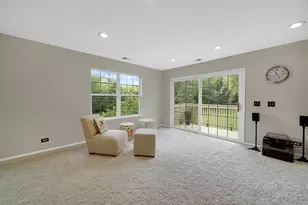 2623 Cobblestone Dr, Crystal Lake, IL 60012 - Photo 10