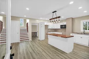 208 E 1790 North Rd, Gilman, IL 60938 - Photo 6