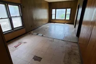 120 E Kensington Ave, Chicago, IL 60628 - Photo 6