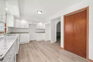 3057 201st Pl, Lynwood, IL 60411 - Photo 8