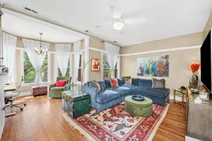 716 W Barry Ave, Chicago, IL 60657 - Photo 2