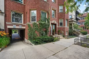 716 W Barry Ave, Chicago, IL 60657 - Photo 30
