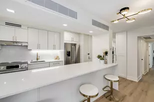 1310 N Ritchie Ct, Chicago, IL 60610 - Photo 2