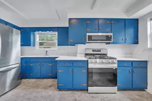 1057 W Park Front St, Joliet, IL 60436 - Photo 12