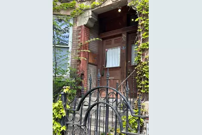 2620 W Evergreen Avenue, Chicago, IL 60622 - Photo 2