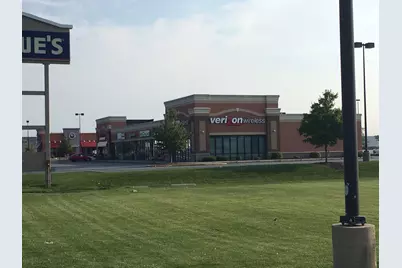 840 N Kinzie Avenue N #D, Bradley, IL 60915 - Photo 2