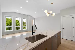 5006 S Prairie Ave, Chicago, IL 60615 - Photo 10