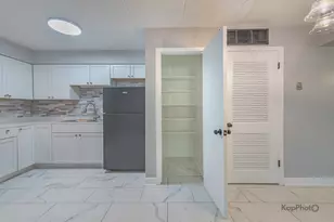 669 Chappel Ave, Calumet City, IL 60409 - Photo 6