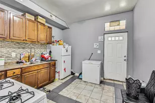 6144 S Bishop St, Chicago, IL 60636 - Photo 12